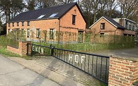 Vakantiewoningeikenhof